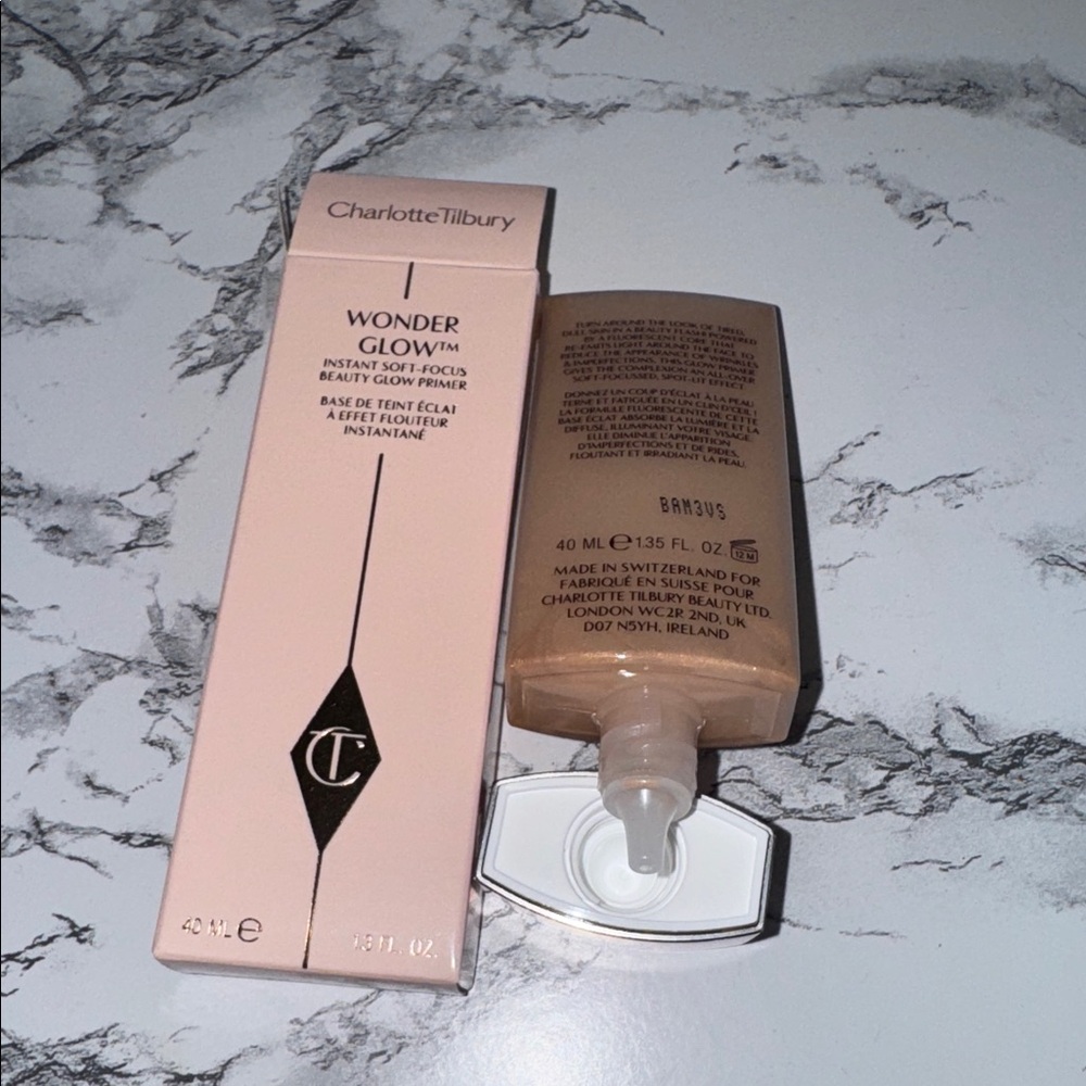NWT Charlotte Tilbury wonder glow primer
Never used
Still in box
